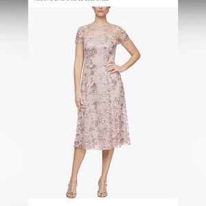 SL Fashions SLNY cap sleeve embroiderery/sequins NWT